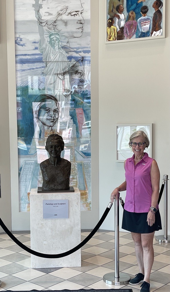 Roxie_at_Rosa_Parks_Museum.jpg